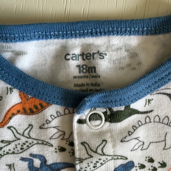 Carters one piece short outfit with dinosaurs size 18 months - Picture 4 of 6